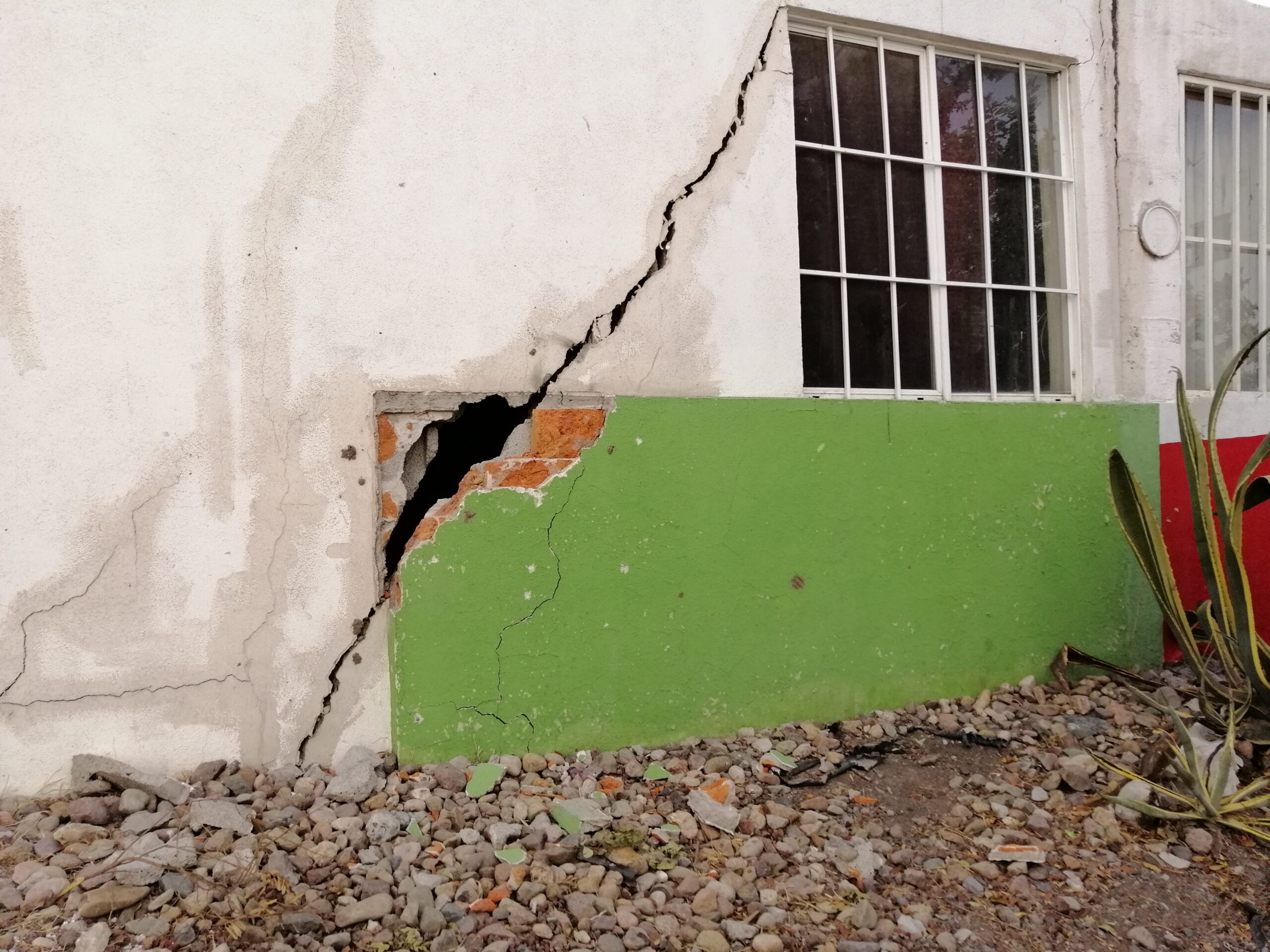 Viven en Rehilete con temor a que se caigan sus casas por sismos