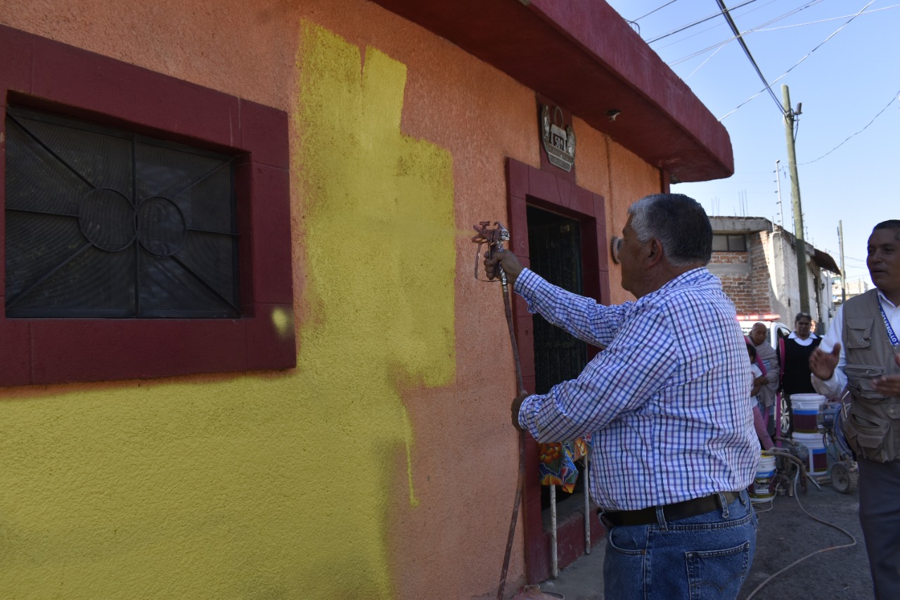 500 familias beneficiadas con programa Mi Colonia a Color en Juventino Rosas